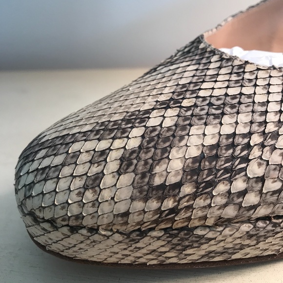 PRADA RARE VINTAGE AUTHENTIC SNAKESKIN HEELS - Picture 3 of 16